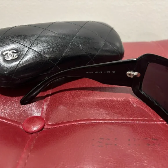 CHANEL Vintage Black Sunglasses Mother of Pearl - Picture 4 of 13